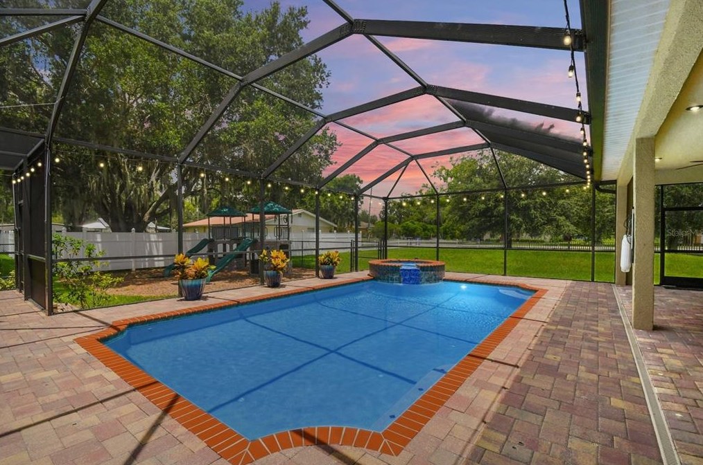 3217 Duchess Ct, Plant City, FL 33565