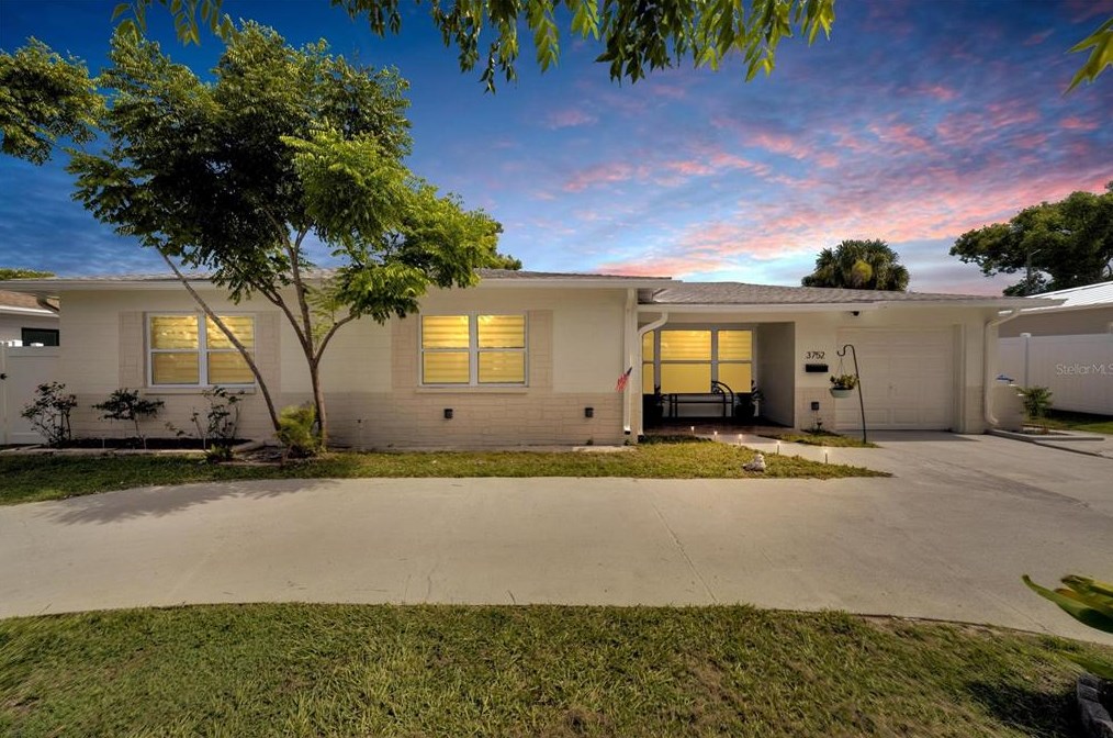 3752 24th Ave, Saint Petersburg, FL 33713-3402