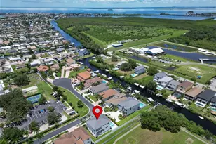 517 Treviso Dr, Apollo Beach, FL 33572 - Photo 2