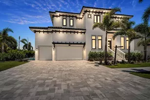 517 Treviso Dr, Apollo Beach, FL 33572 - Photo 1