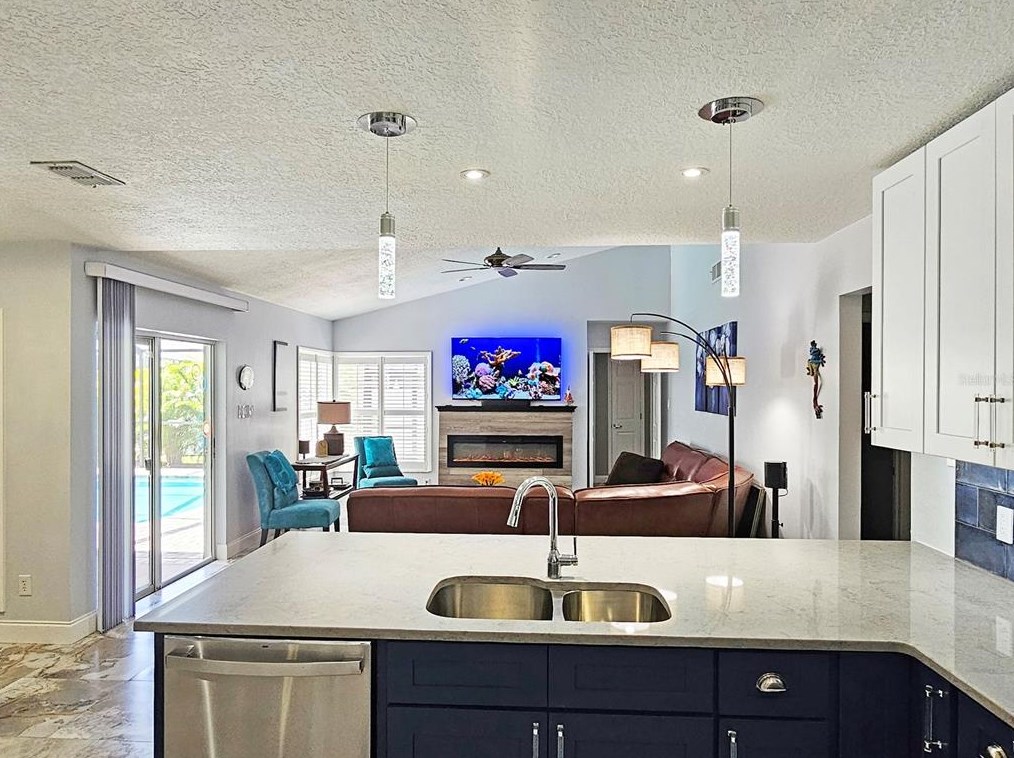 4469 Worthington Cir, Palm Harbor FL  34685-1160 exterior