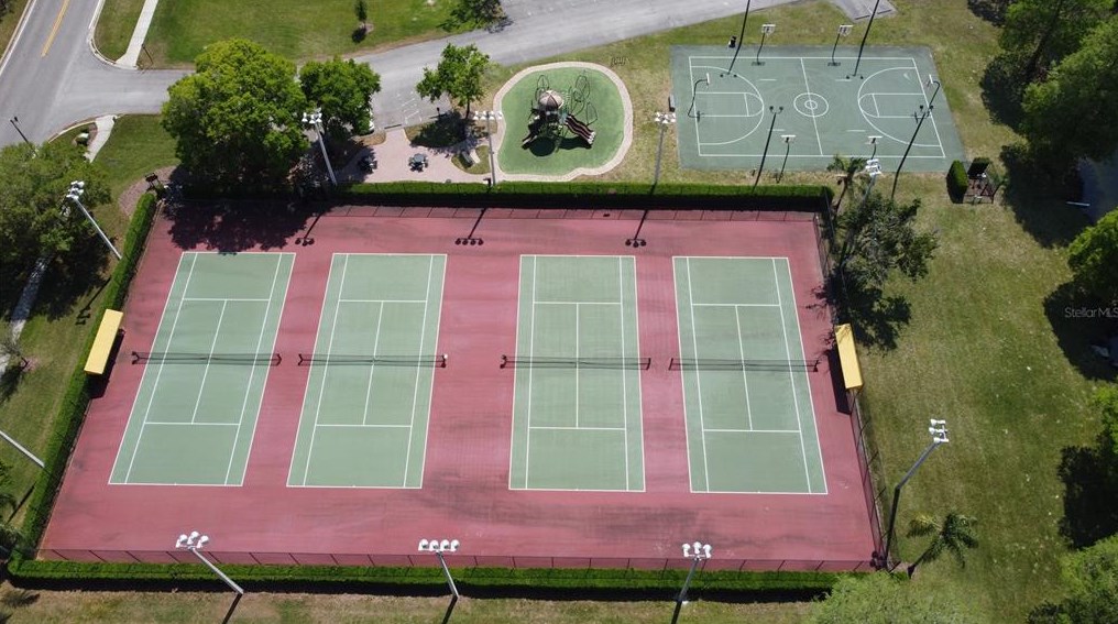 4469 Worthington Cir, Palm Harbor FL  34685-1160 exterior