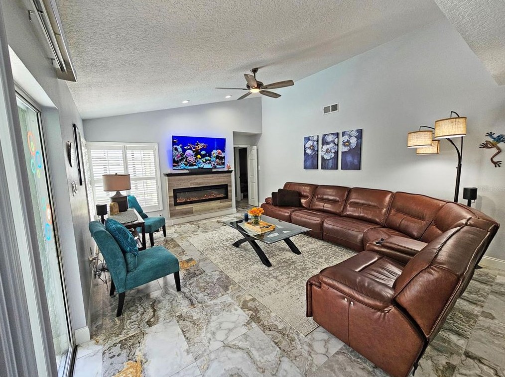 4469 Worthington Cir, Palm Harbor FL  34685-1160 exterior