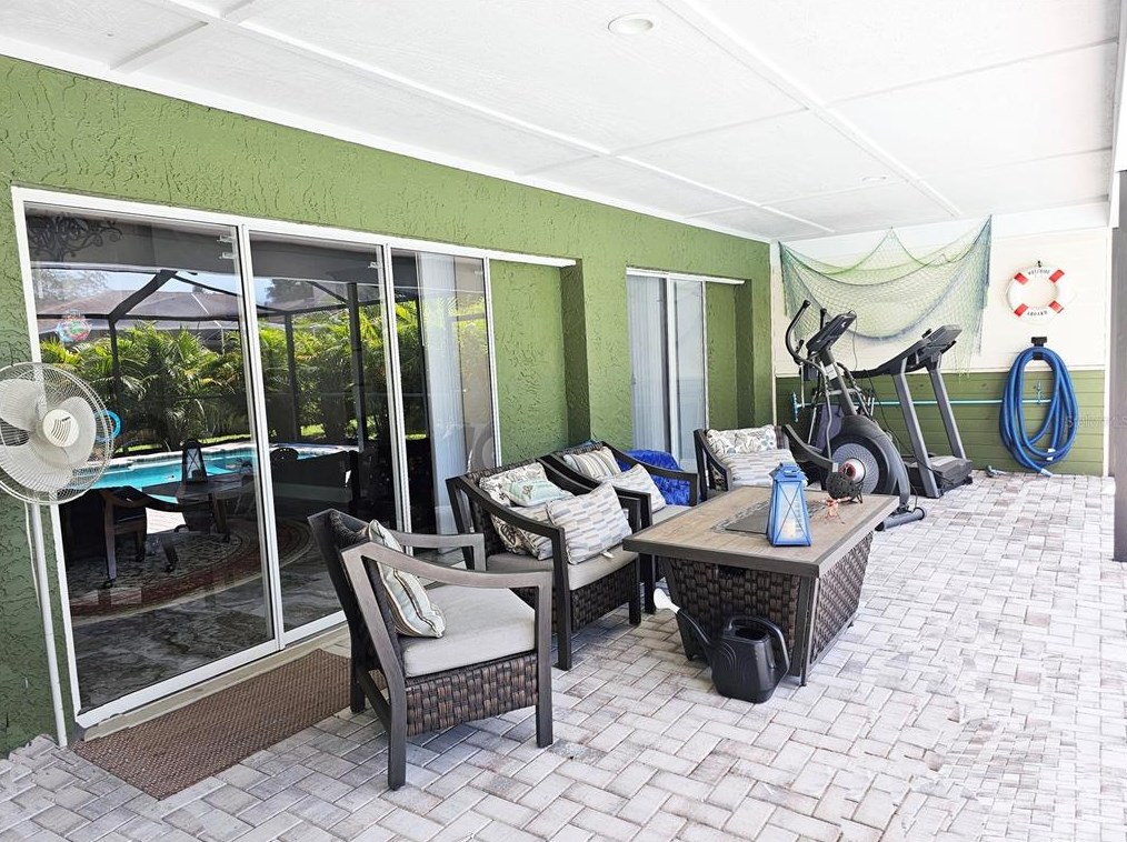 4469 Worthington Cir, Palm Harbor FL  34685-1160 exterior