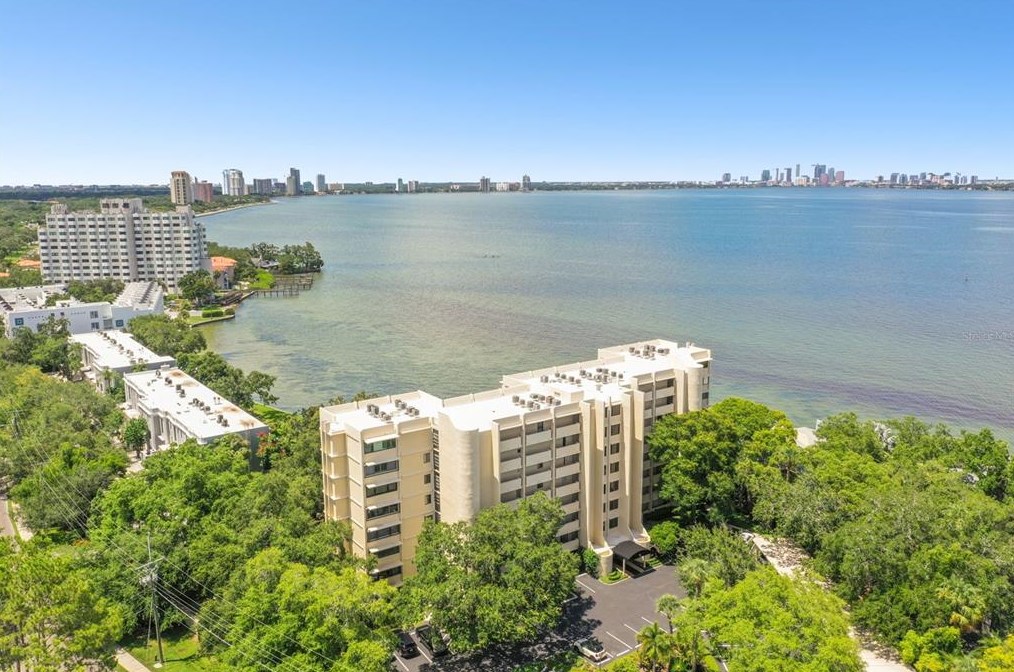 5020 Bayshore Blvd, Tampa FL 33611-3824 exterior