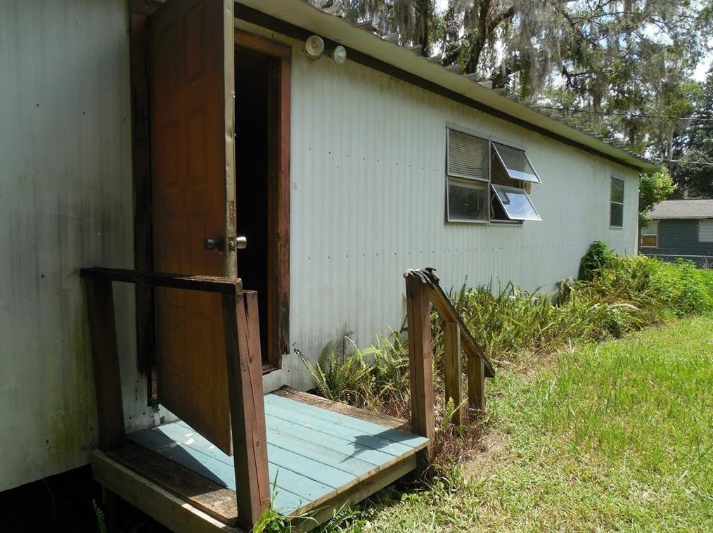 36826 Howard Ave, Dade City FL 33525-3935 exterior