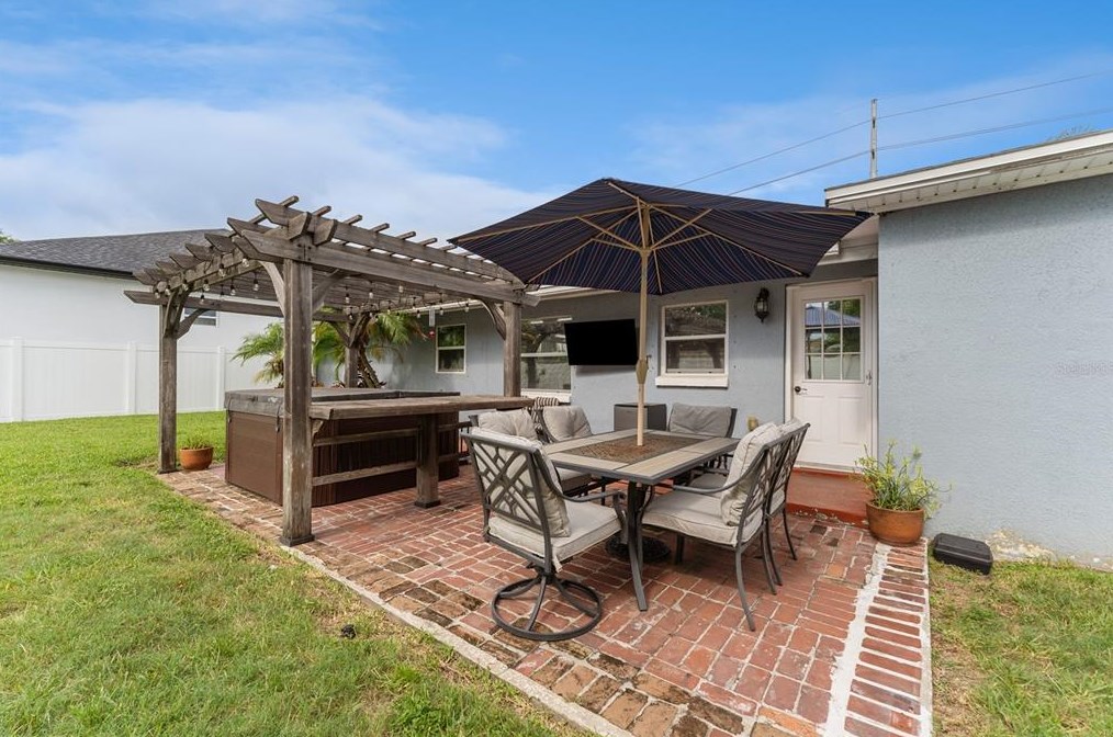 4309 Clark Ave, Tampa FL  33611-1305 exterior