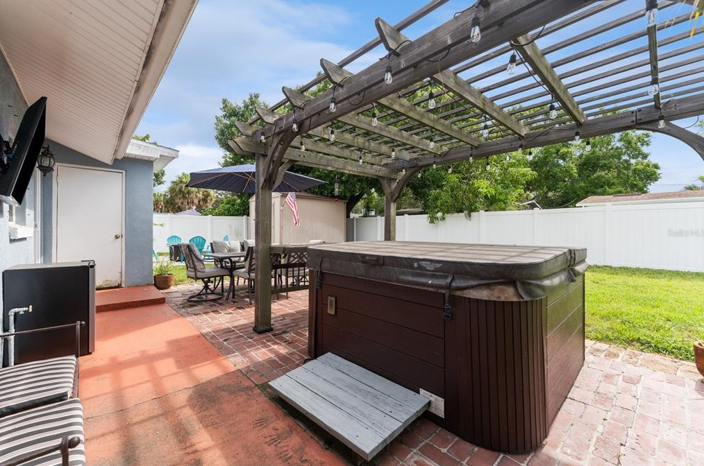 4309 Clark Ave, Tampa FL  33611-1305 exterior