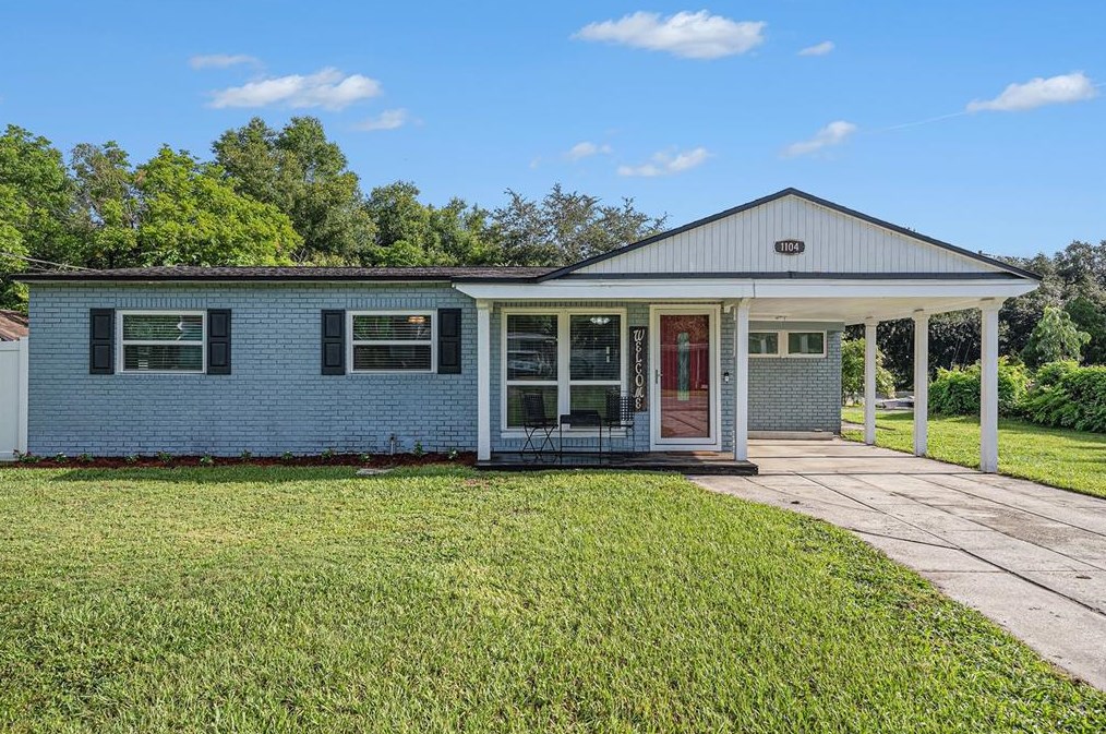 1104 Valencia Rd, Plant City, FL 33563