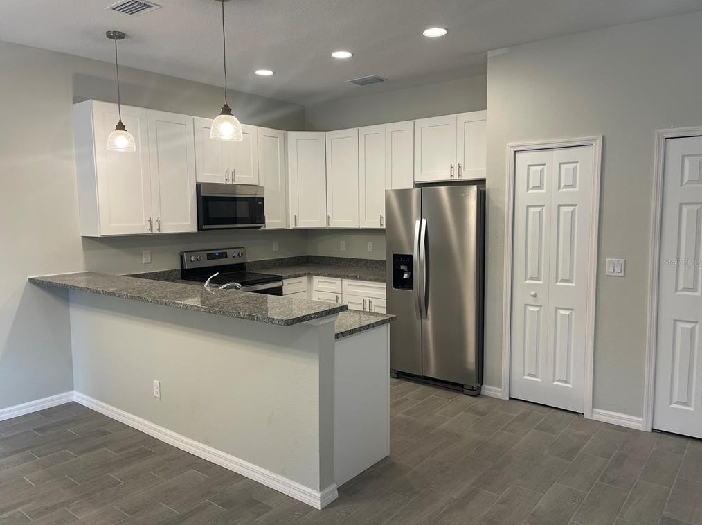 401 Magnolia Ave, Seffner, FL 33584