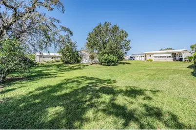 37700 Neukom Avenue, Zephyrhills, FL 33541 - Photo 20