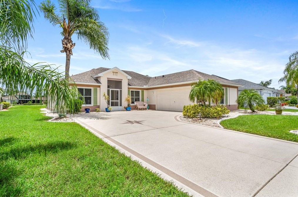 2215 N Creek Ct, Ruskin, FL 33573
