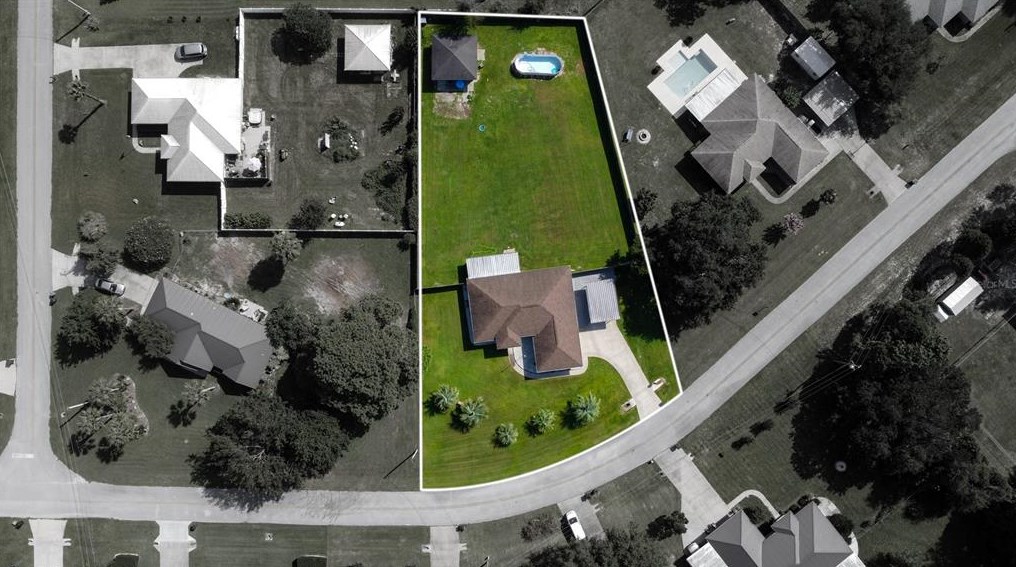 383 Woodcrest Dr, Lake City, FL 32024-1121