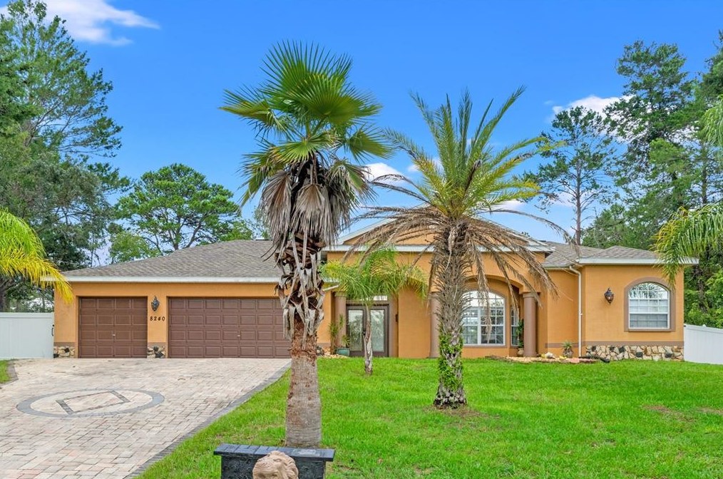 8240 Christopher Ln, Brooksville, FL 34613