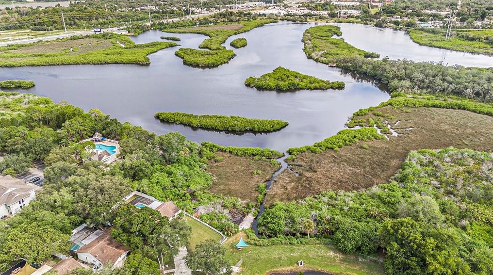 1400 Club Dr, Tarpon Springs, FL 34689