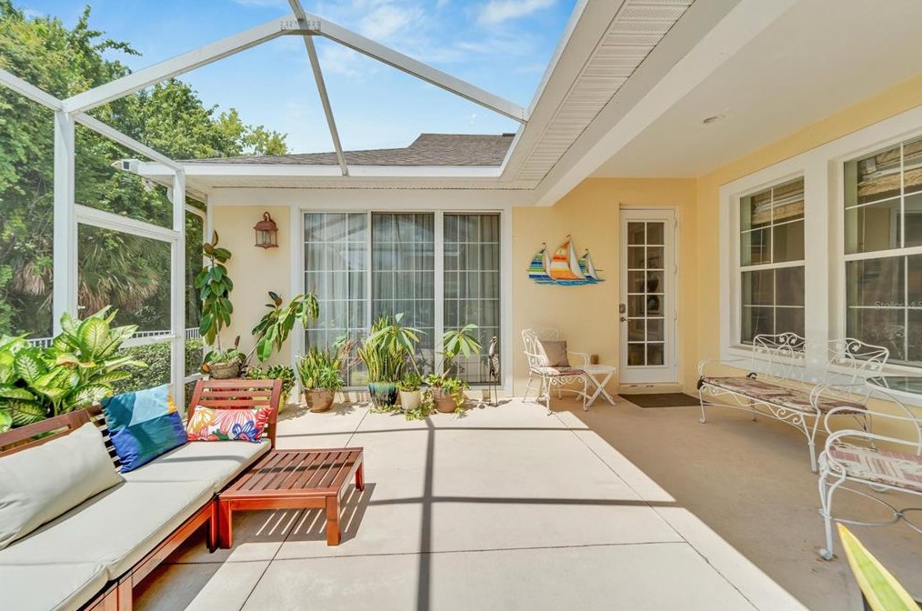 223 Sela Cove Cir, Ruskin, FL 33572