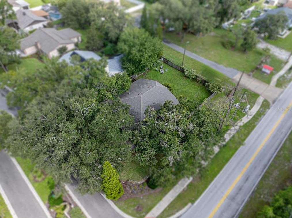 1500 Paddock Dr, Plant City, FL 33566