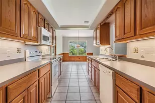 6536 Northlake Dr, Zephyrhills, FL 33542 - Photo 8