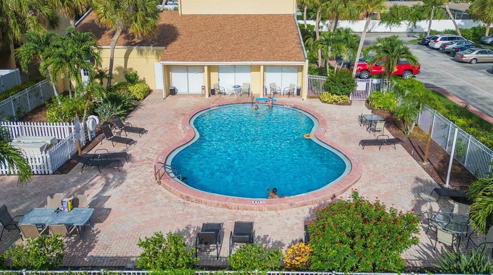 3439 Clark Rd, Sarasota, FL 34231-8405