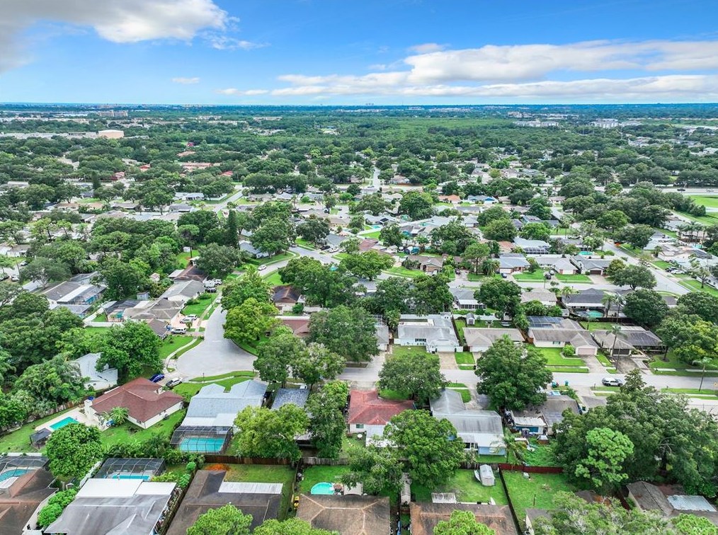 6602 Pinecrest Ln N, Pinellas Park, FL 33781