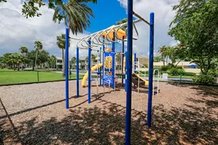 3226 Mangrove Point Dr, Ruskin, FL 33570 - Photo 34