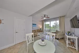 3226 Mangrove Point Dr, Ruskin, FL 33570 - Photo 6