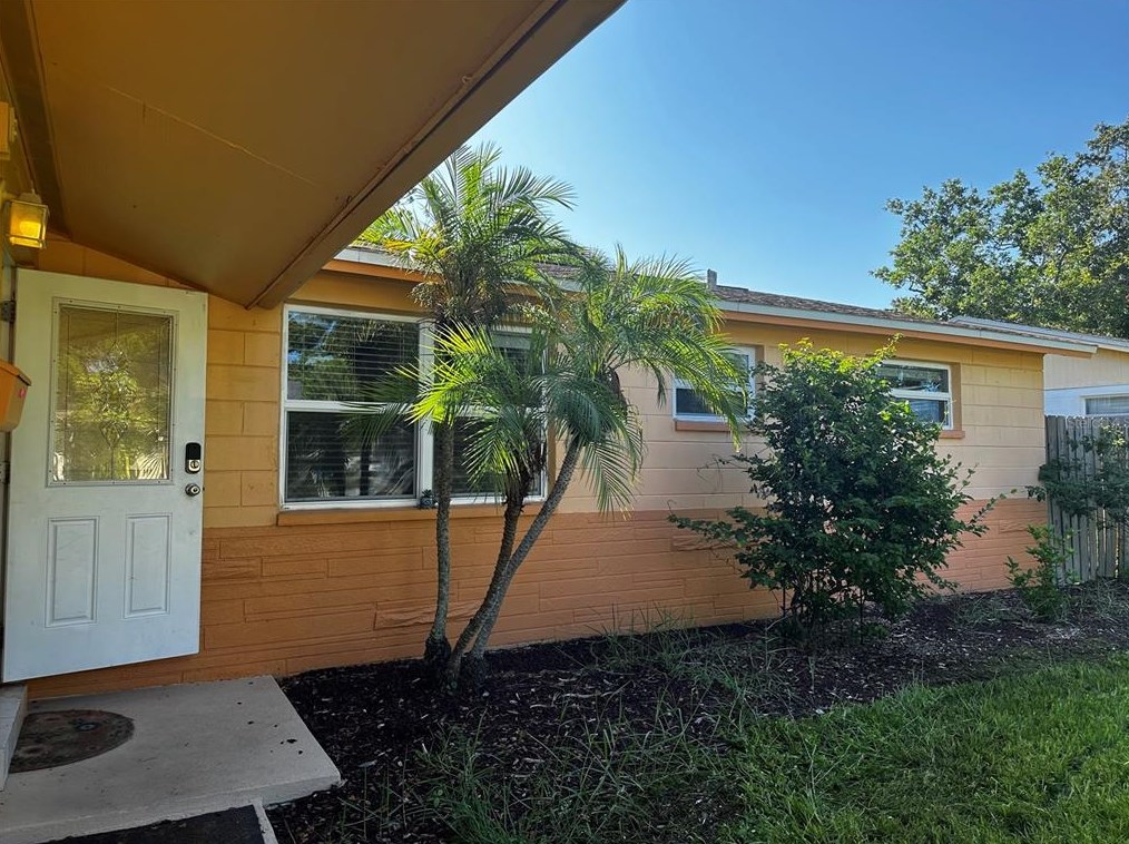 9155 52nd St N, Pinellas Park, FL 33782