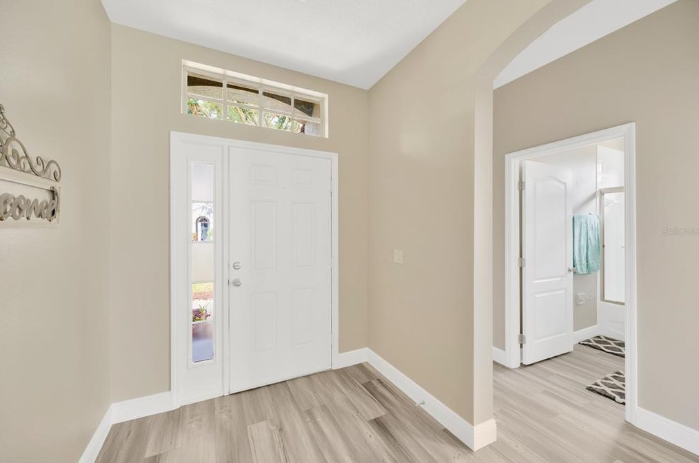 709 Erik Lake Rd, Brandon, FL 33510