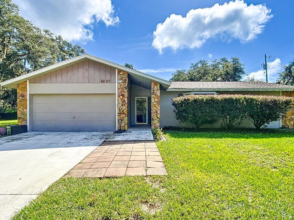 6007 W Pine Cir, Crystal River, FL 34429