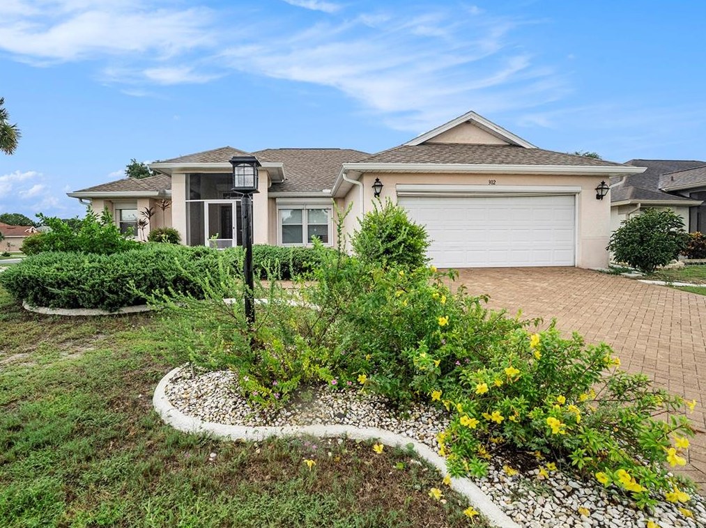 302 Caloosa Palms Ct, Ruskin, FL 33573