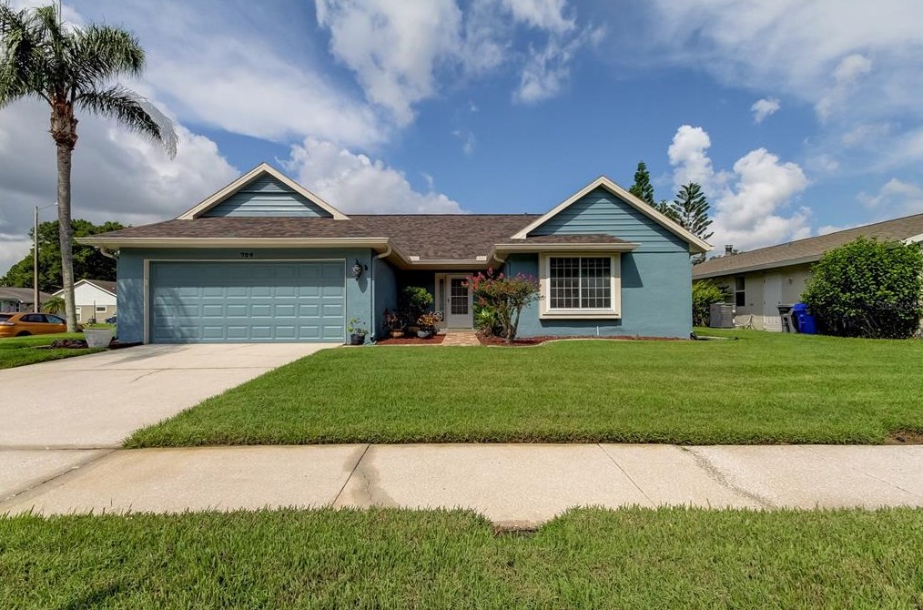 704 Jacaranda Dr, Oldsmar, FL 34677