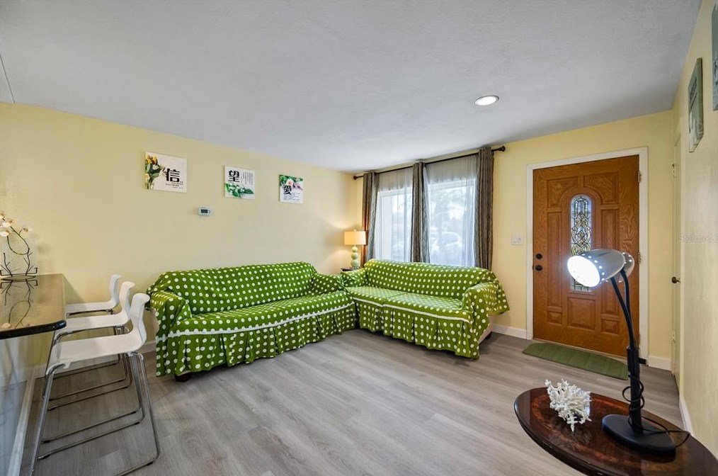 5751 15th Ave, Saint Petersburg, FL 33707-3422