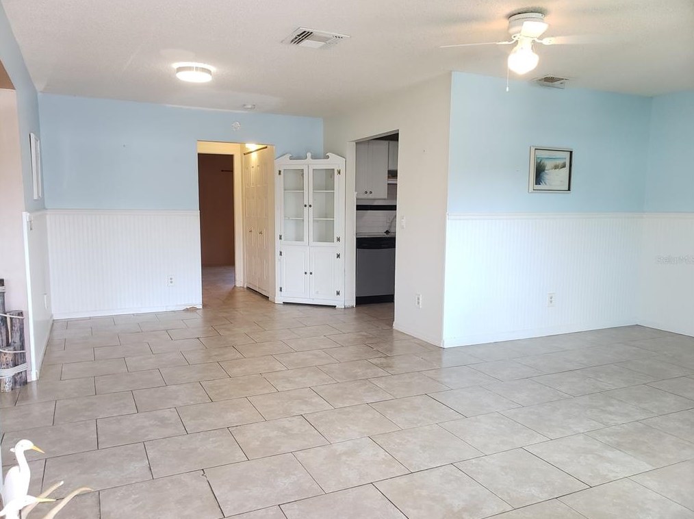 2227 Grenadier Dr, Ruskin, FL 33573