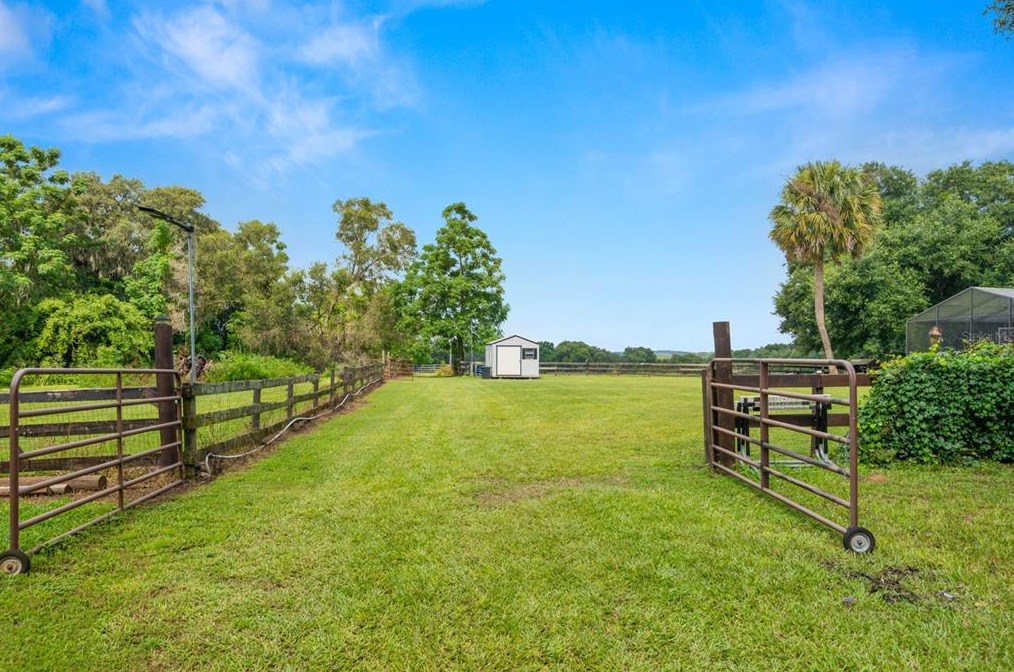 36634 Blanton Rd, Dade City FL  33523-6303 exterior