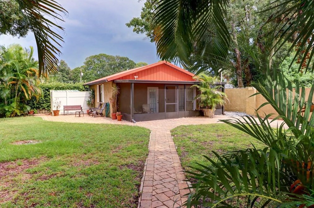 7911 Flowerfield Dr, Tampa, FL 33615