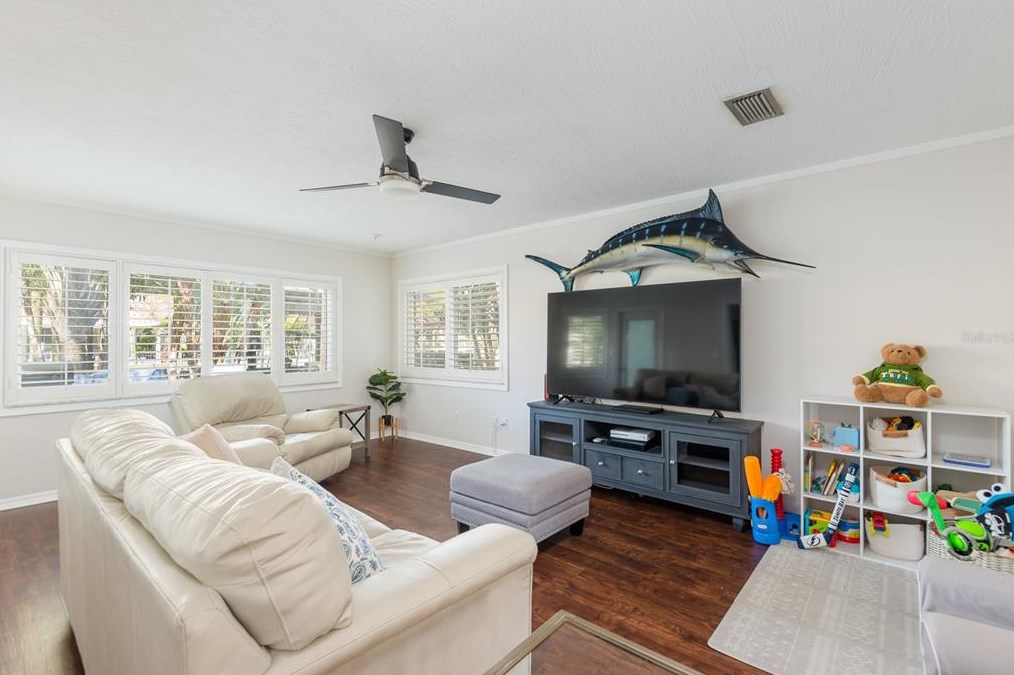 4915 Melrose Ave, Tampa FL 33629-5527 exterior