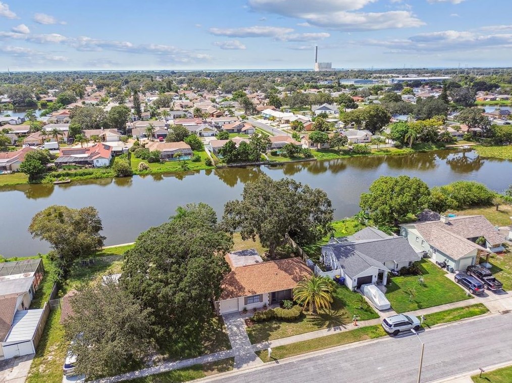 1119 Mandarin Dr, Tarpon Springs, FL 34691