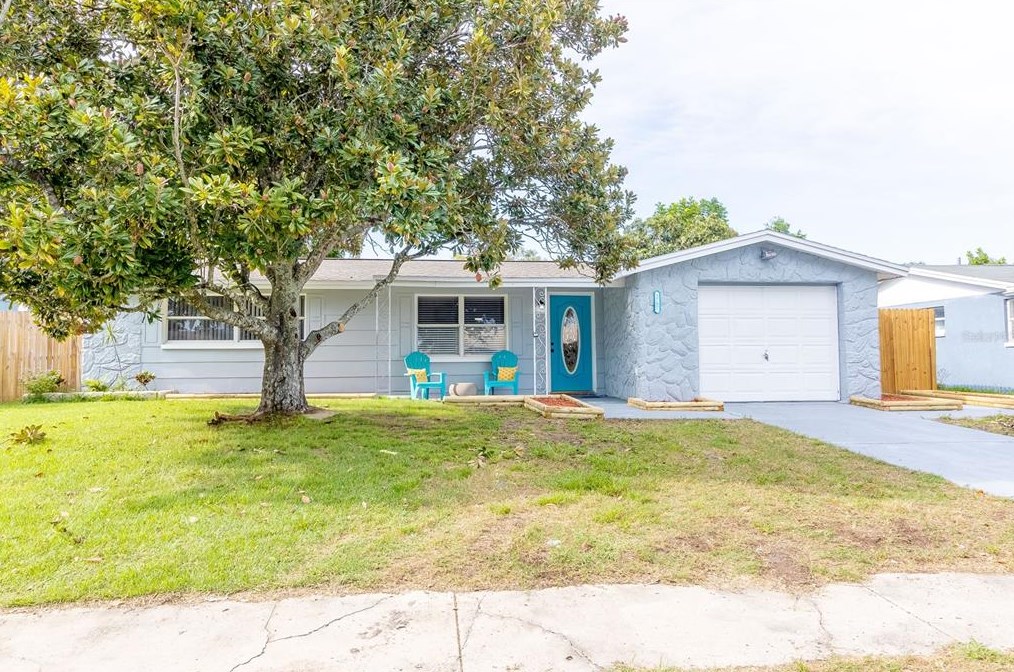 5707 Riddle Rd, Tarpon Springs, FL 34690