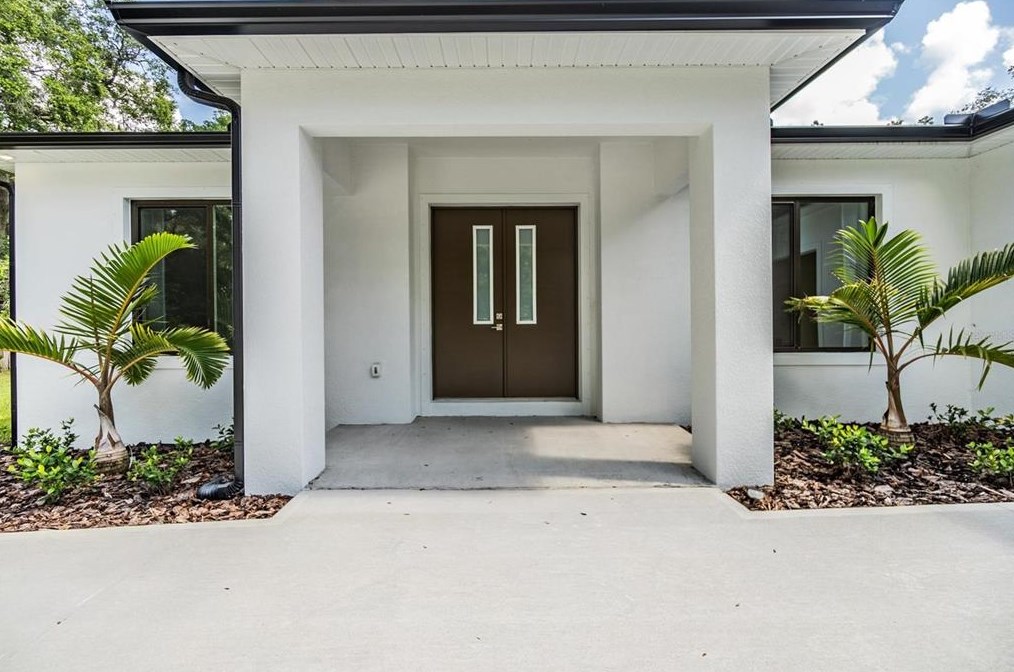 2114 Curry Rd, Lutz, FL 33549