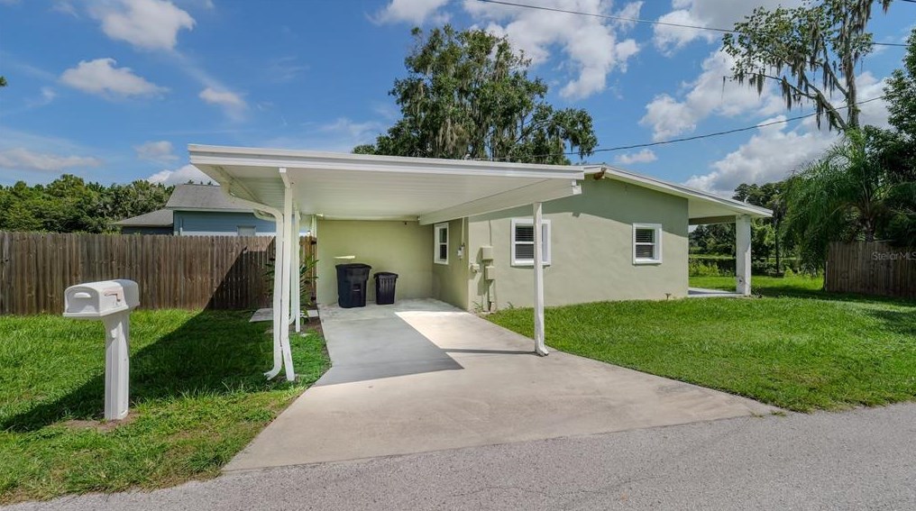 20605 Preston Ln, Lutz, FL 33558