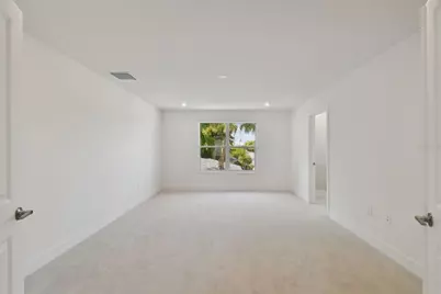 210 E Janette Avenue, Tampa, FL 33603 - Photo 36