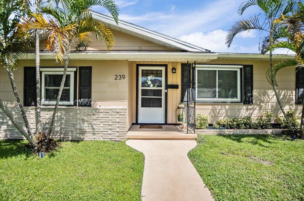 239 39th Ave, Saint Petersburg, FL 33703-5835
