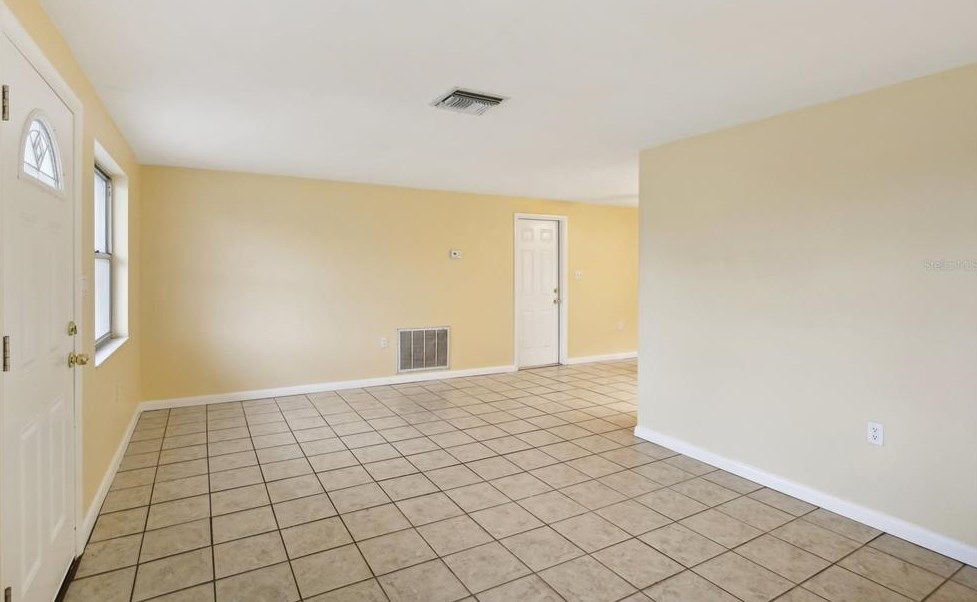 3235 Huntington Rd, Tarpon Springs, FL 34691