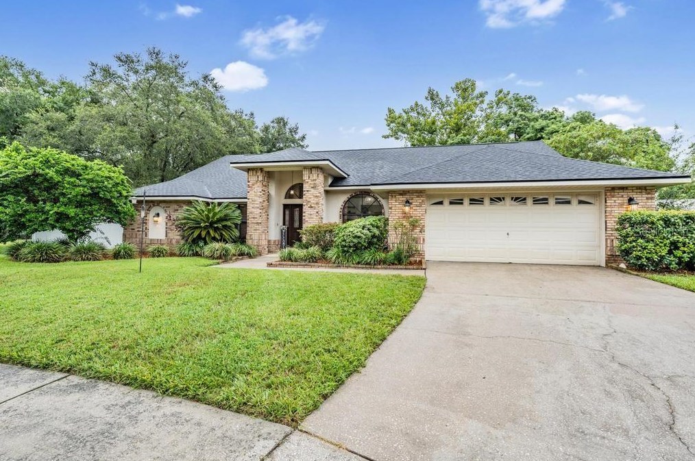 607 Grand National Pl, Seffner, FL 33584