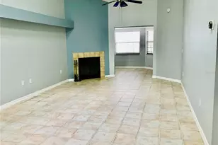 10425 La Mirage Ct, Tampa, FL 33615 - Photo 4