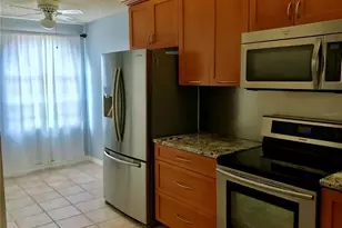 10425 La Mirage Ct, Tampa, FL 33615 - Photo 34