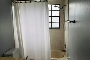 10425 La Mirage Ct, Tampa, FL 33615 - Photo 24