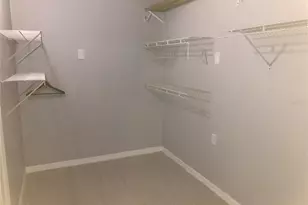 10425 La Mirage Ct, Tampa, FL 33615 - Photo 14