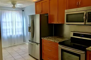 10425 La Mirage Ct, Tampa, FL 33615 - Photo 32