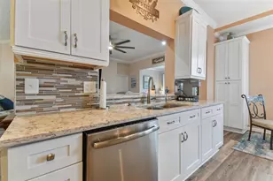 1119 Villeroy Dr, Sun City Center, FL 33573 - Photo 52